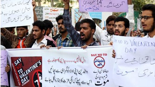 双语：巴基斯坦首都禁止情人节活动