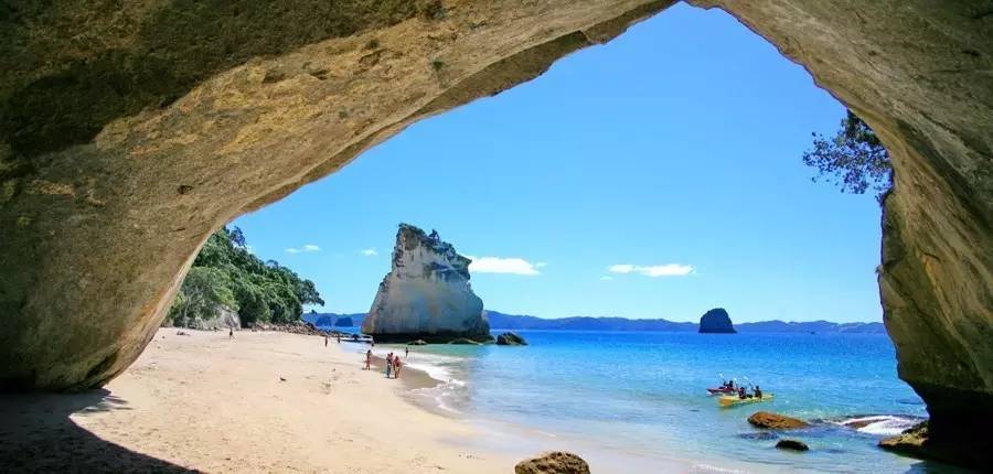 新西兰留学旅游休闲好去处：特色海滩