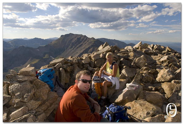 这次是真的吃撑了 ， 一天爬两座14ers_图1