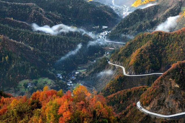 到重庆城口赏如画风景 品飘香瓜果